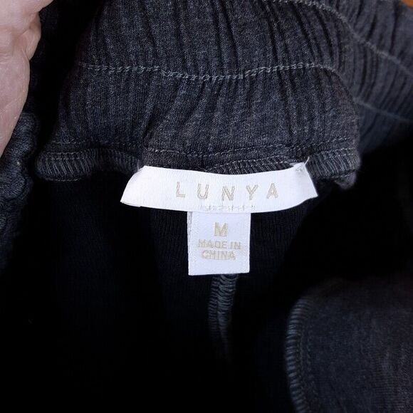 LUNYA Womens Shorts Medium Gray Pull On Sweat Bermuda Pockets DOUBLE FACED $148 - Picture 3 of 11